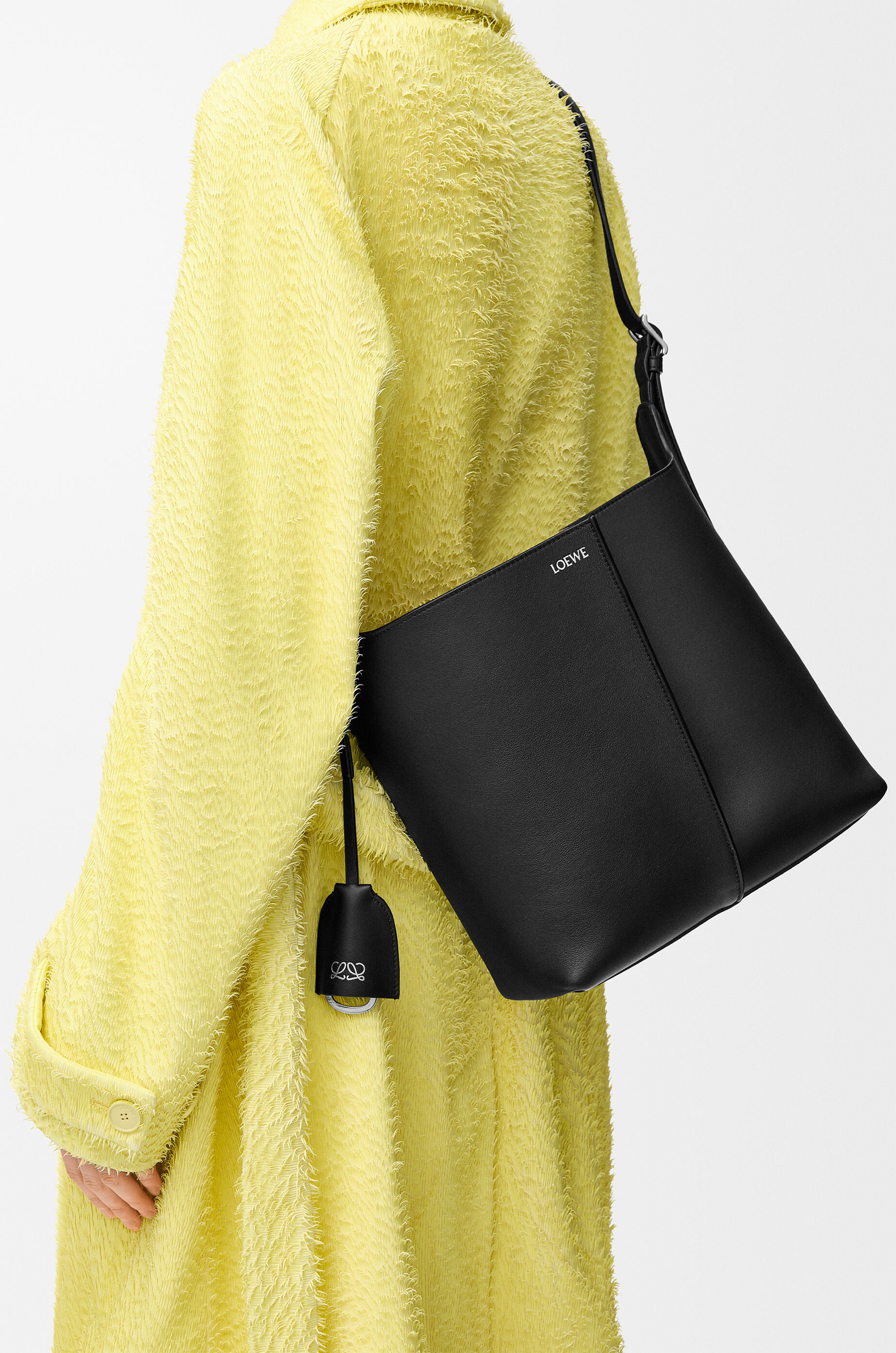 LOEWE Medium Bilbao bucket in smooth calfskin Black