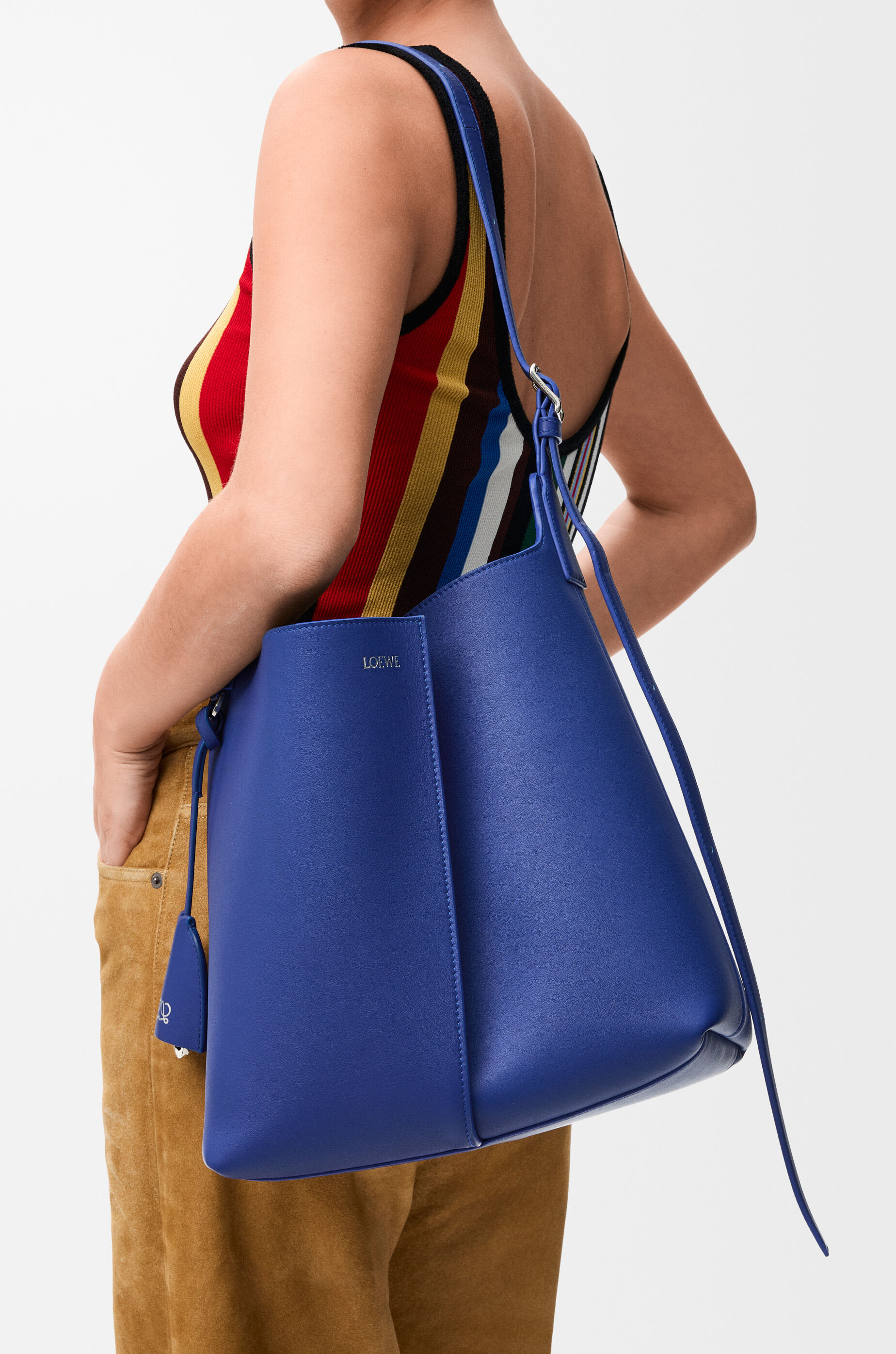 LOEWE Medium Bilbao bucket in smooth calfskin Stellar Blue
