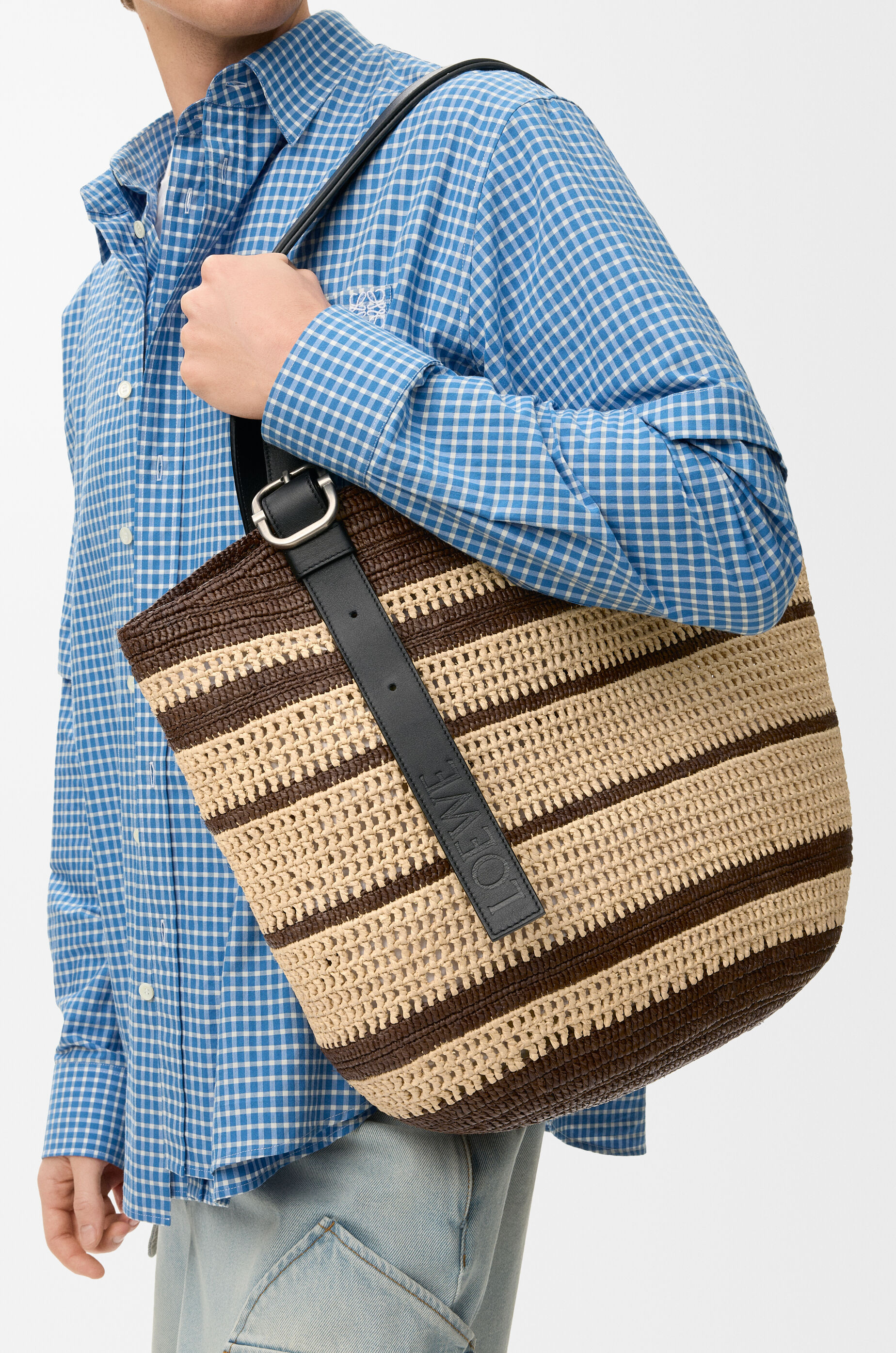 LOEWE Loop basket in raffia Chocolate/Natural