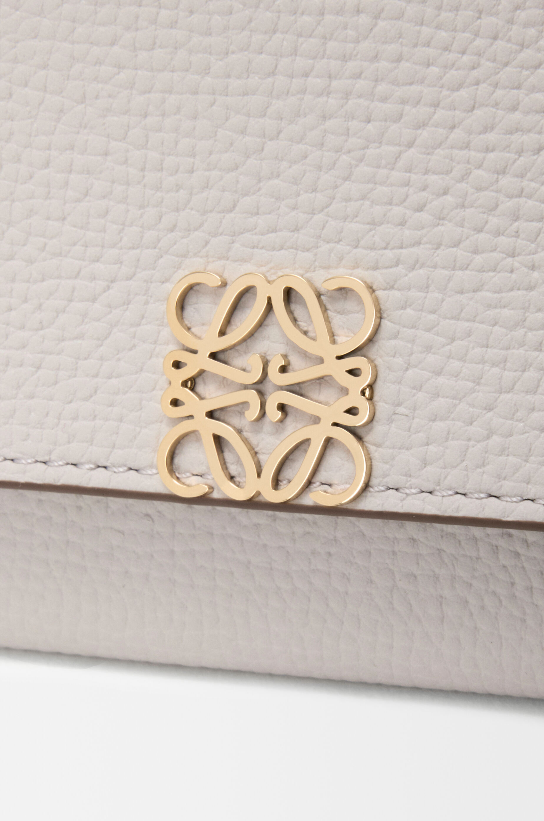 LOEWE Anagram continental wallet in pebble grained calfskin Light Ghost Grey