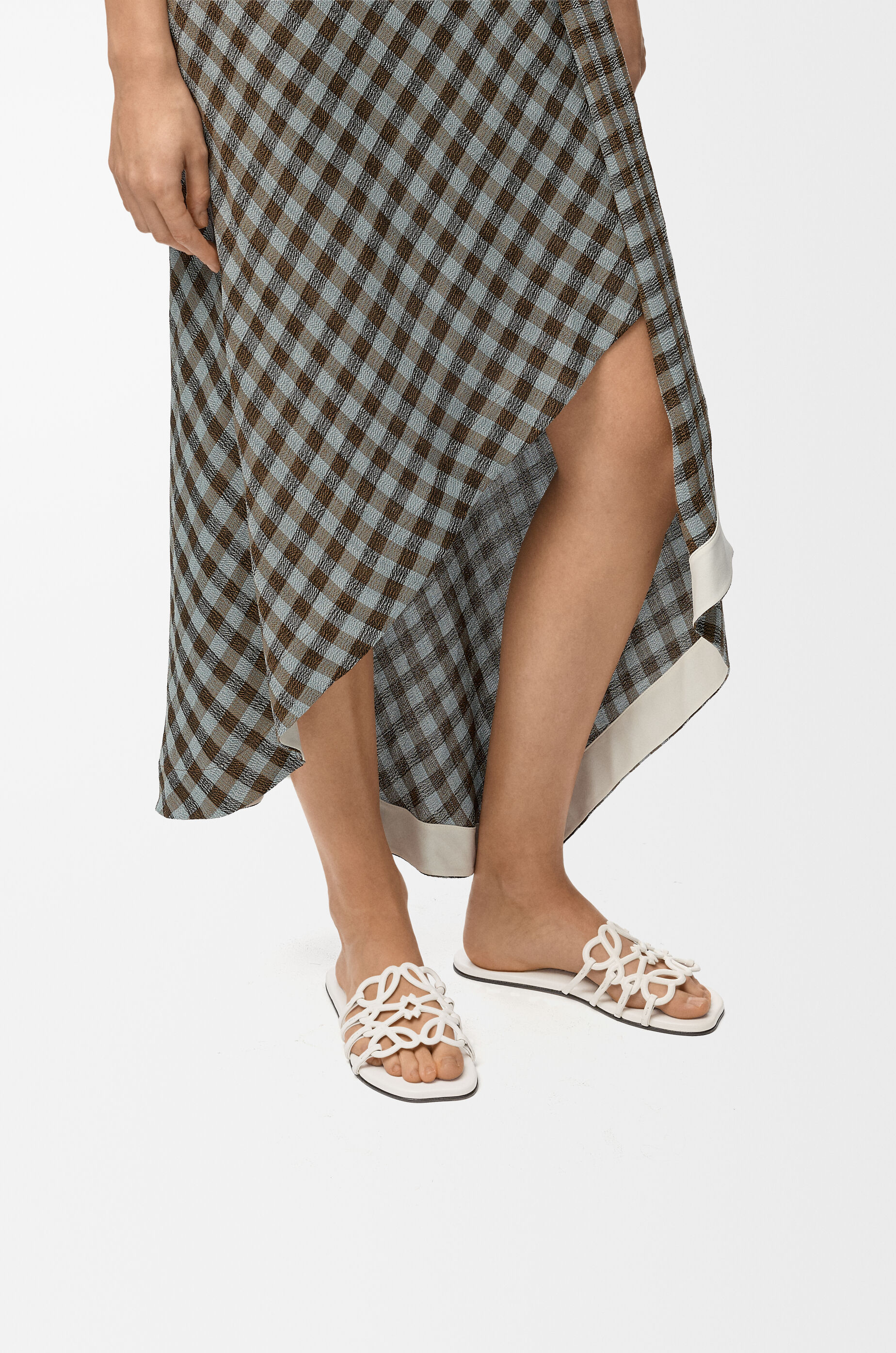 LOEWE Petal Anagram slide in soft calfskin Anthurium White