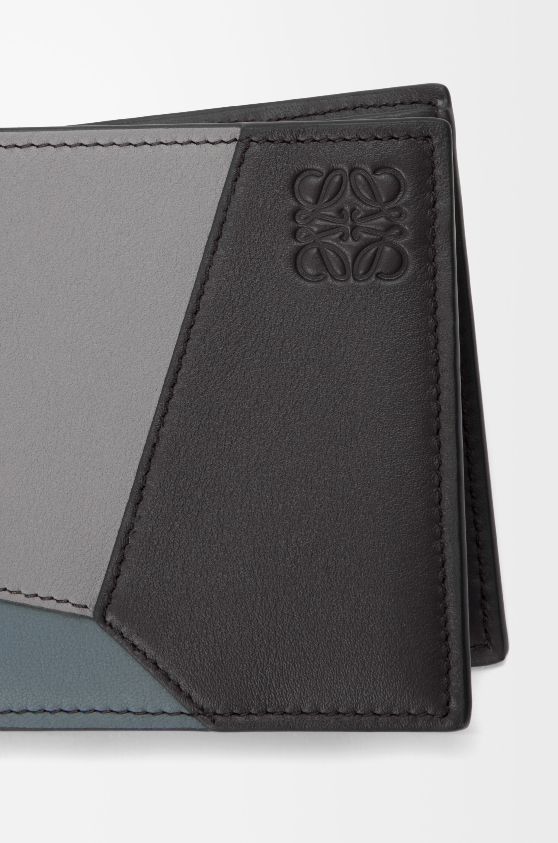 LOEWE Puzzle bifold coin wallet in classic calfskin Asphalt Grey/Storm Blue