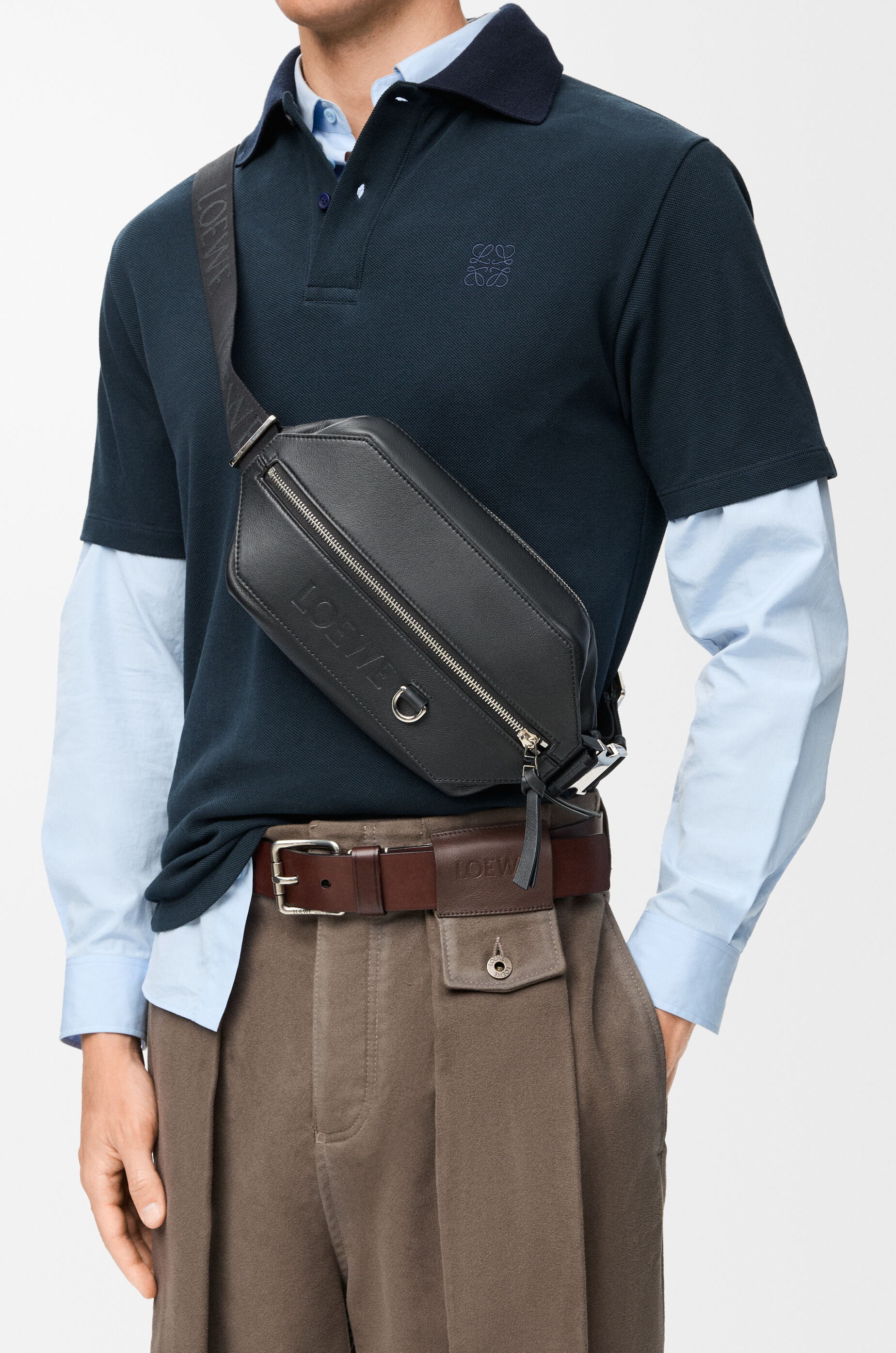 LOEWE Convertible sling in classic calfskin Black