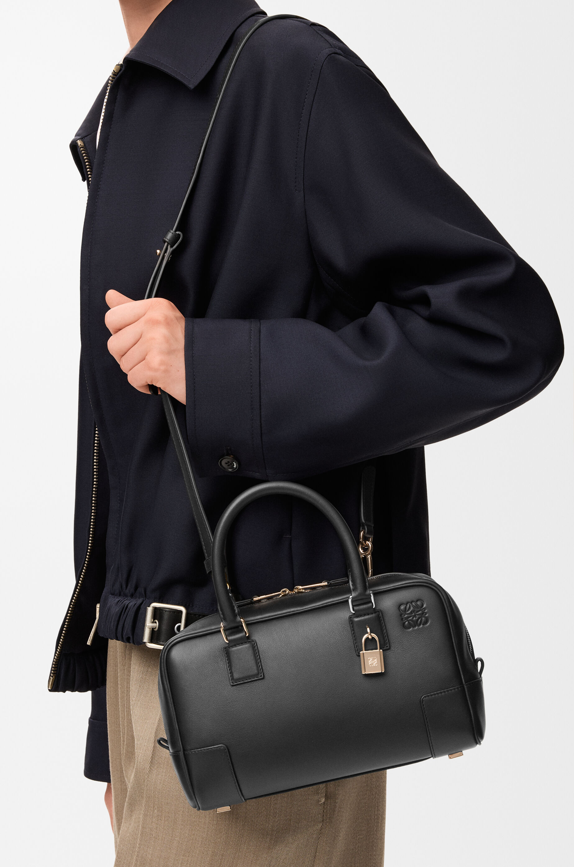 LOEWE Amazona 23 bag in nappa calfskin Black