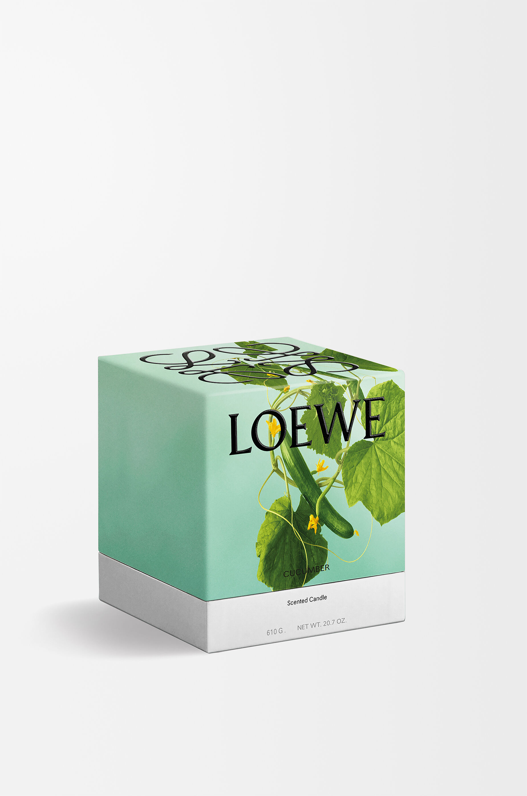 LOEWE Medium Cucumber candle Light Green