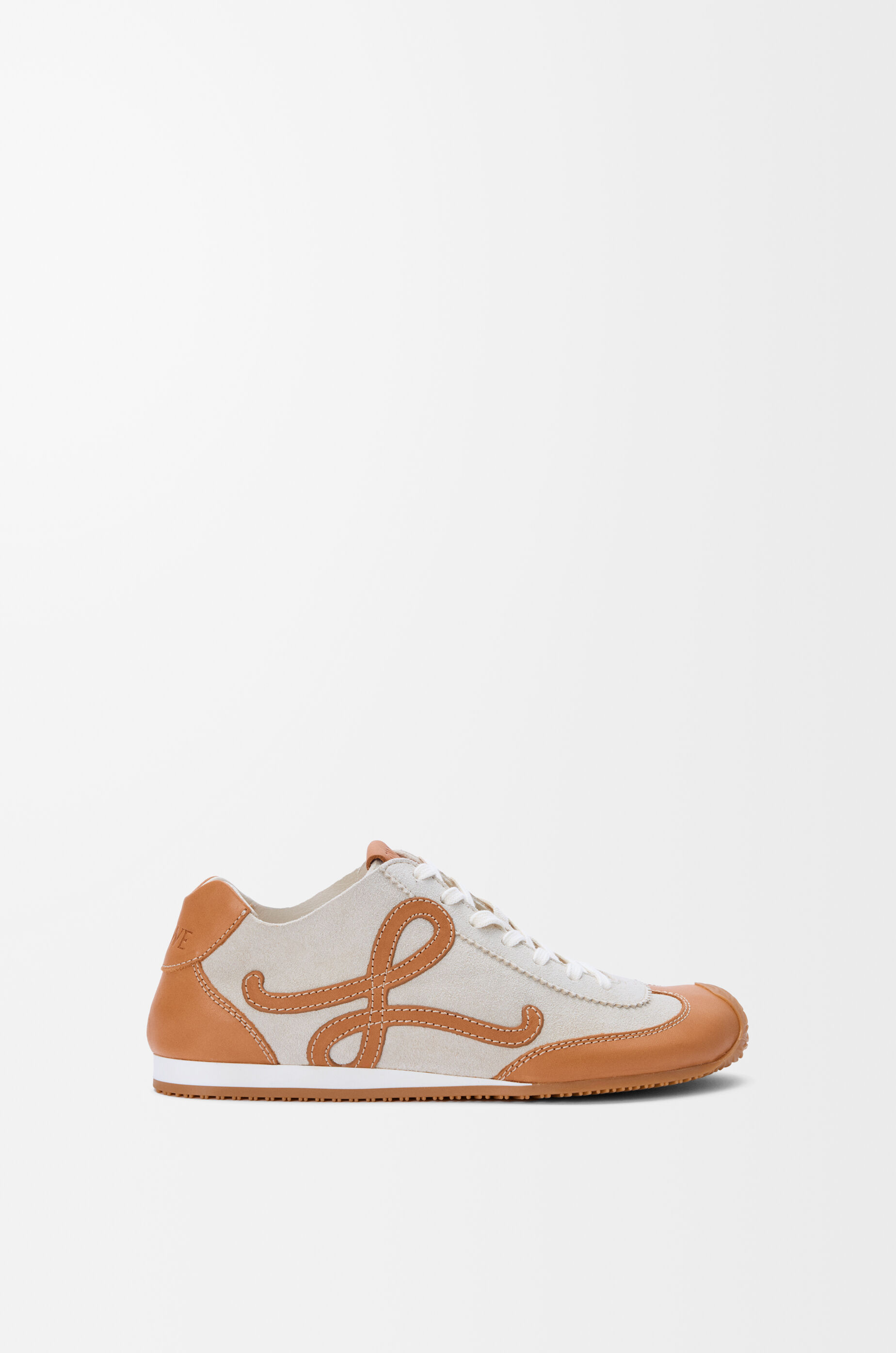 LOEWE Ballet Runner 2.0 unlined in deerskin and vegetable-tanned calfskin Soft White/Tan