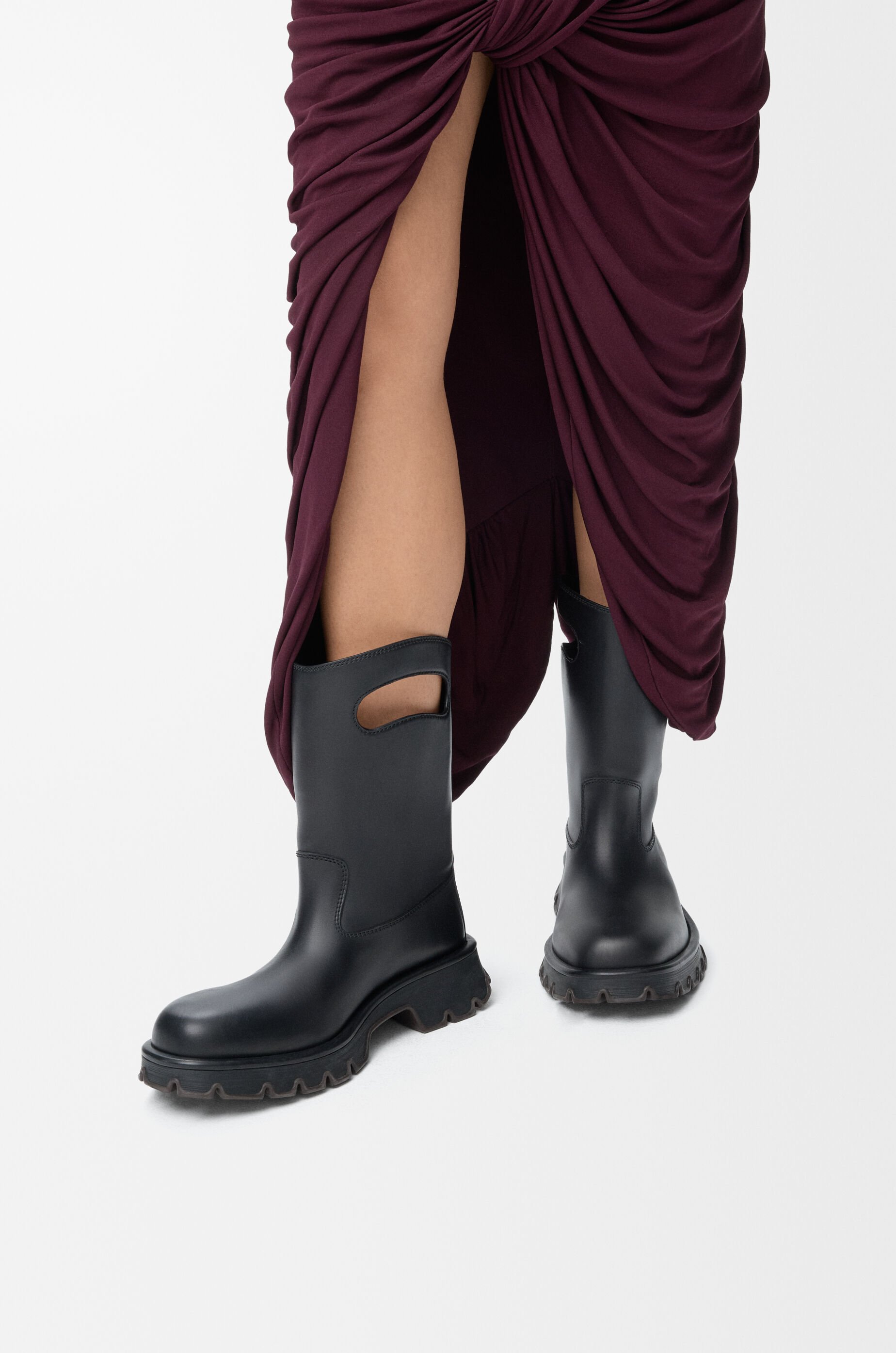 LOEWE Bobby boot in vegetable-tanned calfskin Black