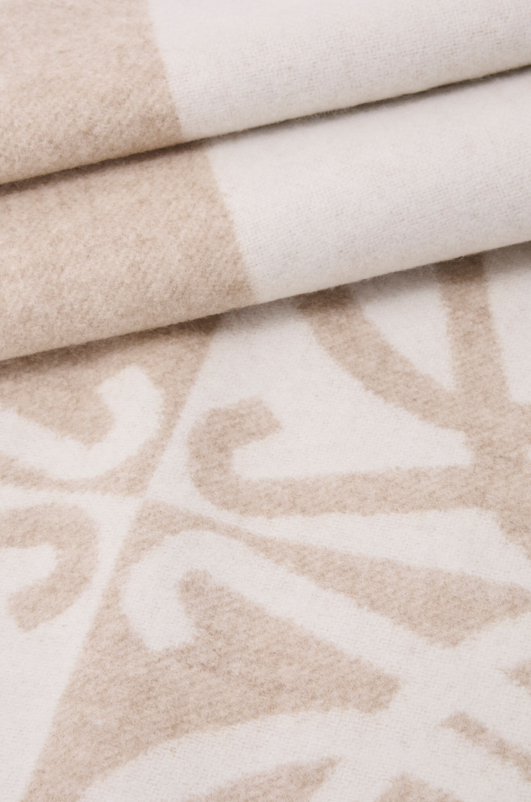 LOEWE Scarf in wool and cashmere Beige/Ecru