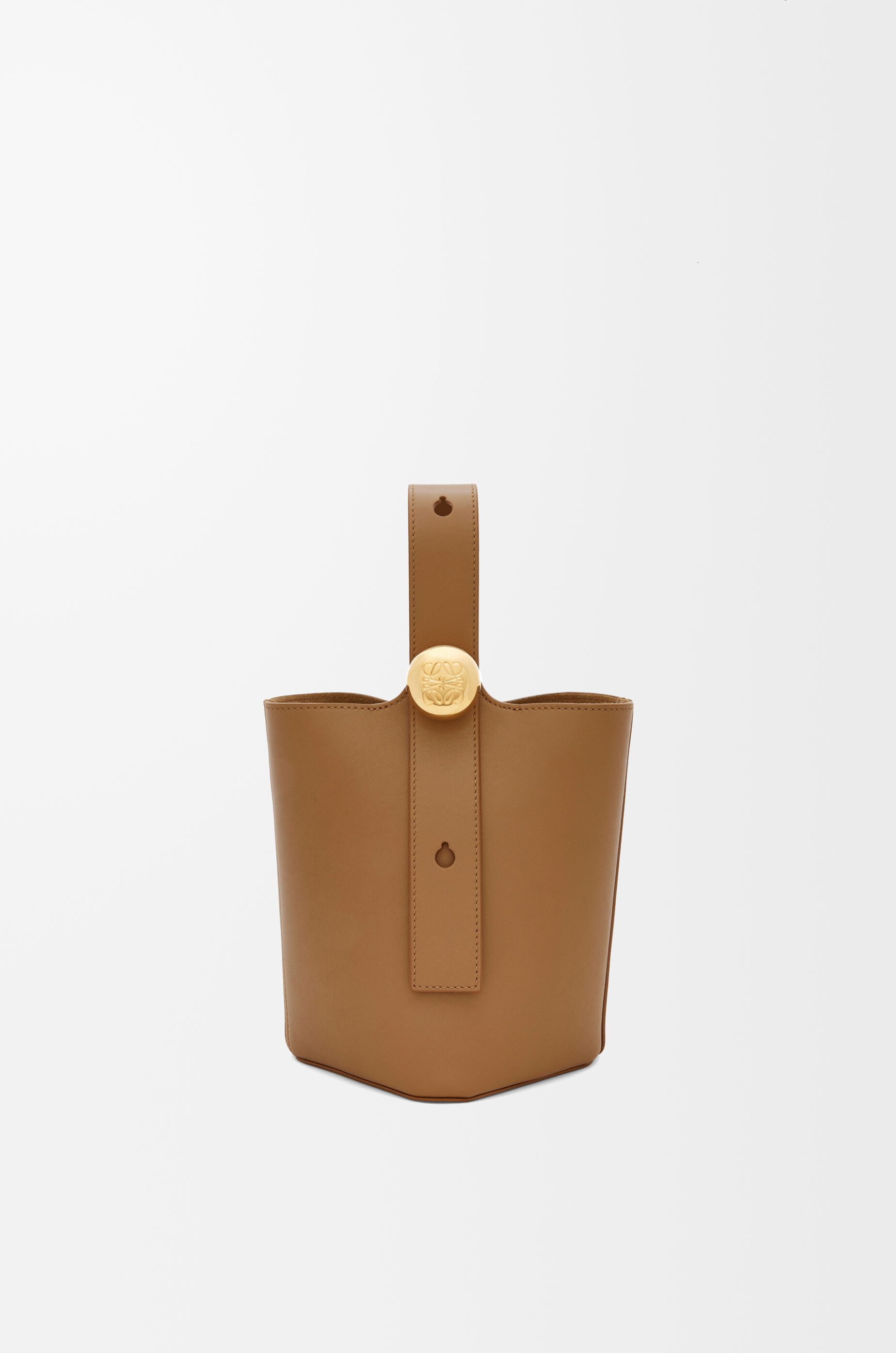 LOEWE Mini Pebble bucket in smooth calfskin Oak