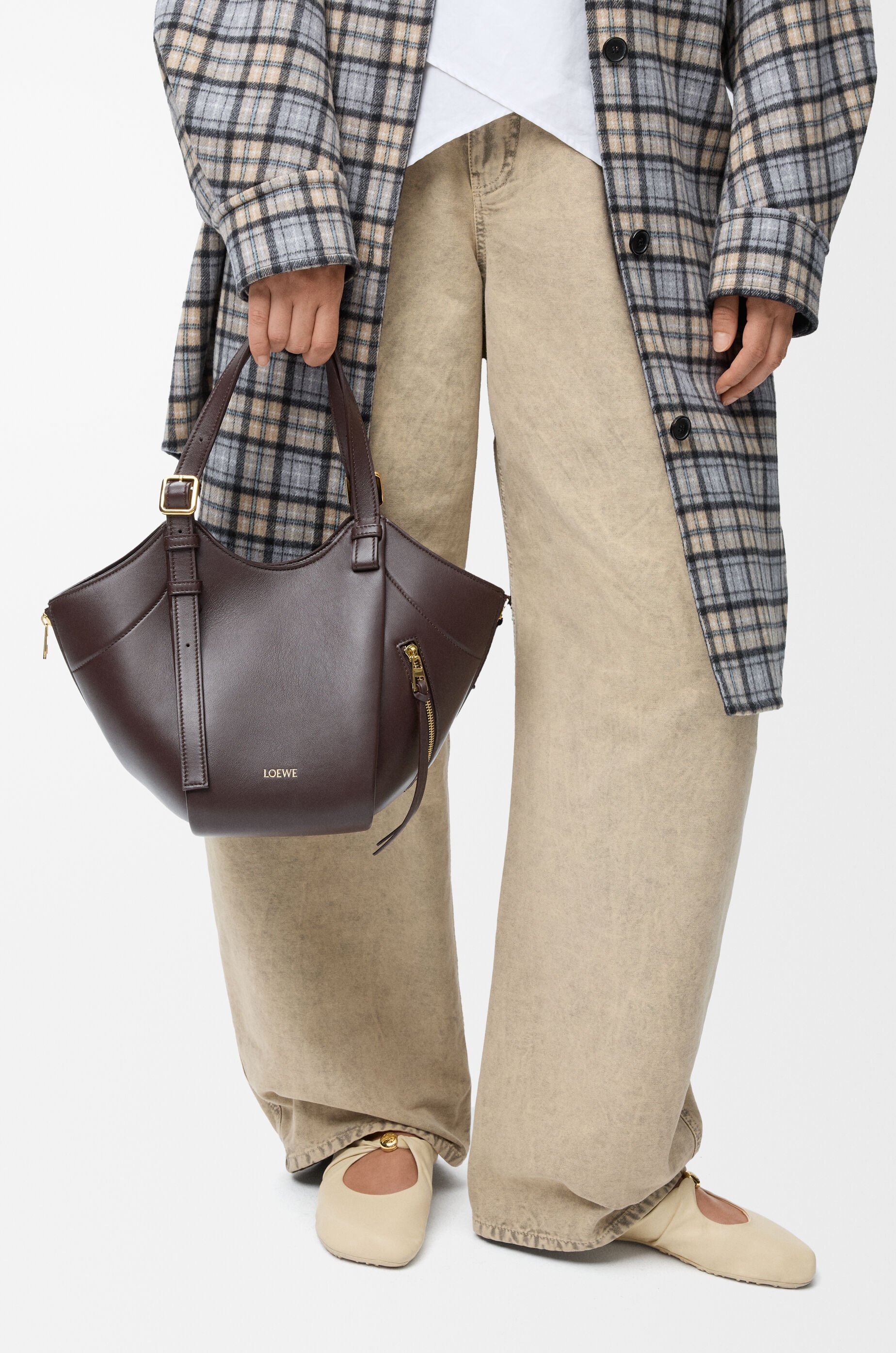 LOEWE Hammock Flip bag in classic calfskin Dark Chestnut