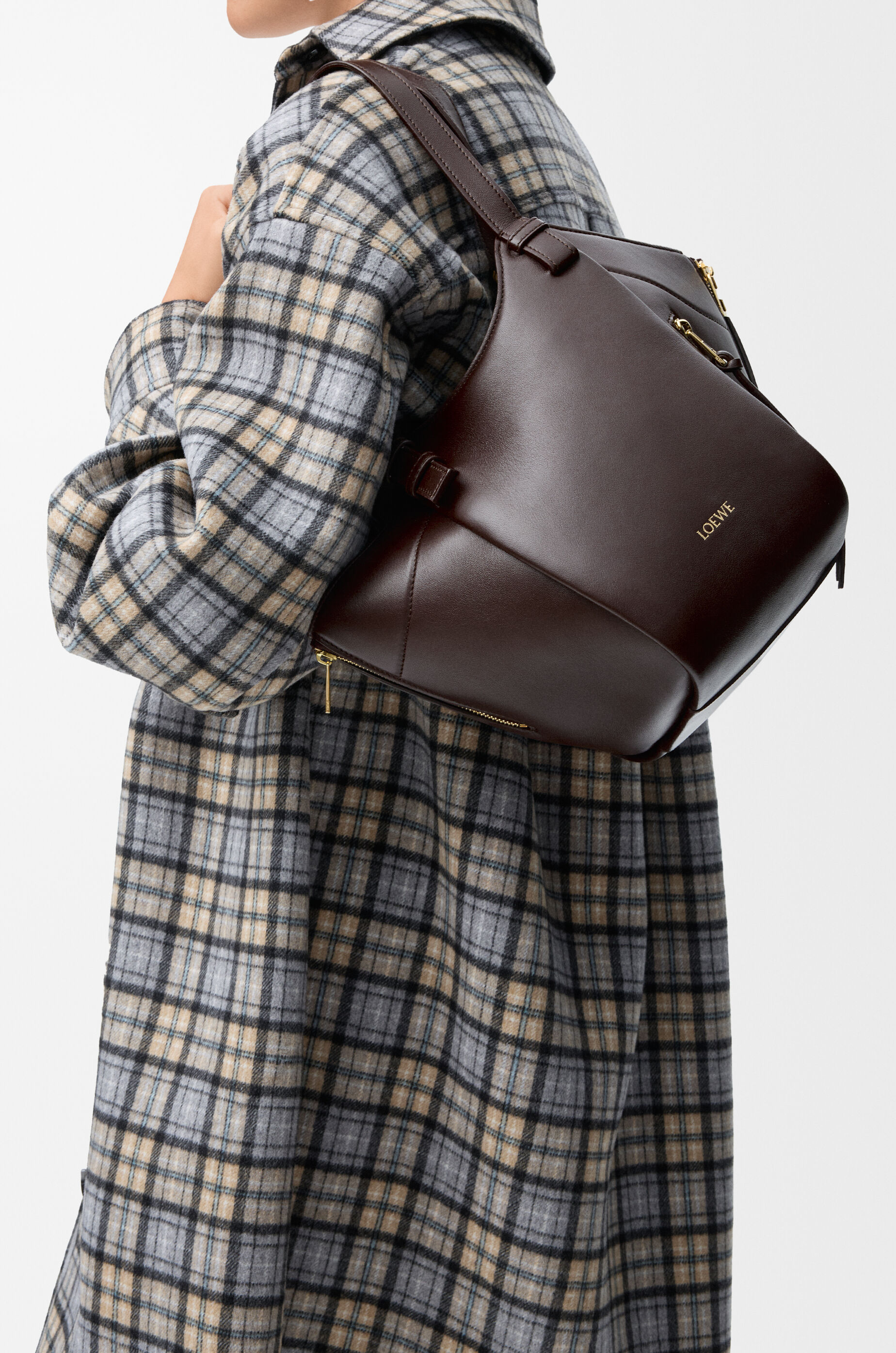 LOEWE Hammock Flip bag in classic calfskin Dark Chestnut