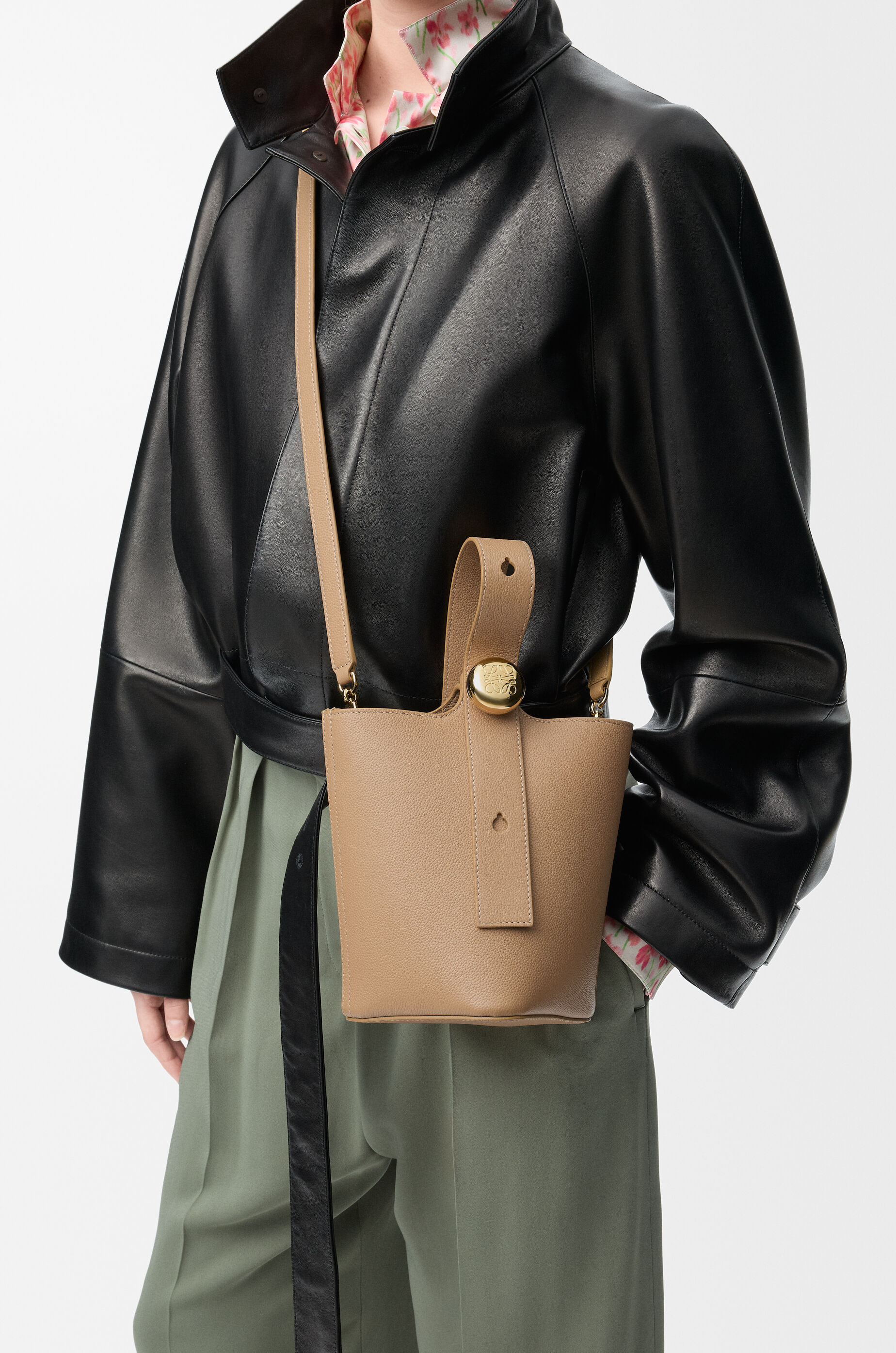 LOEWE Mini Pebble bucket in soft grained calfskin Latte
