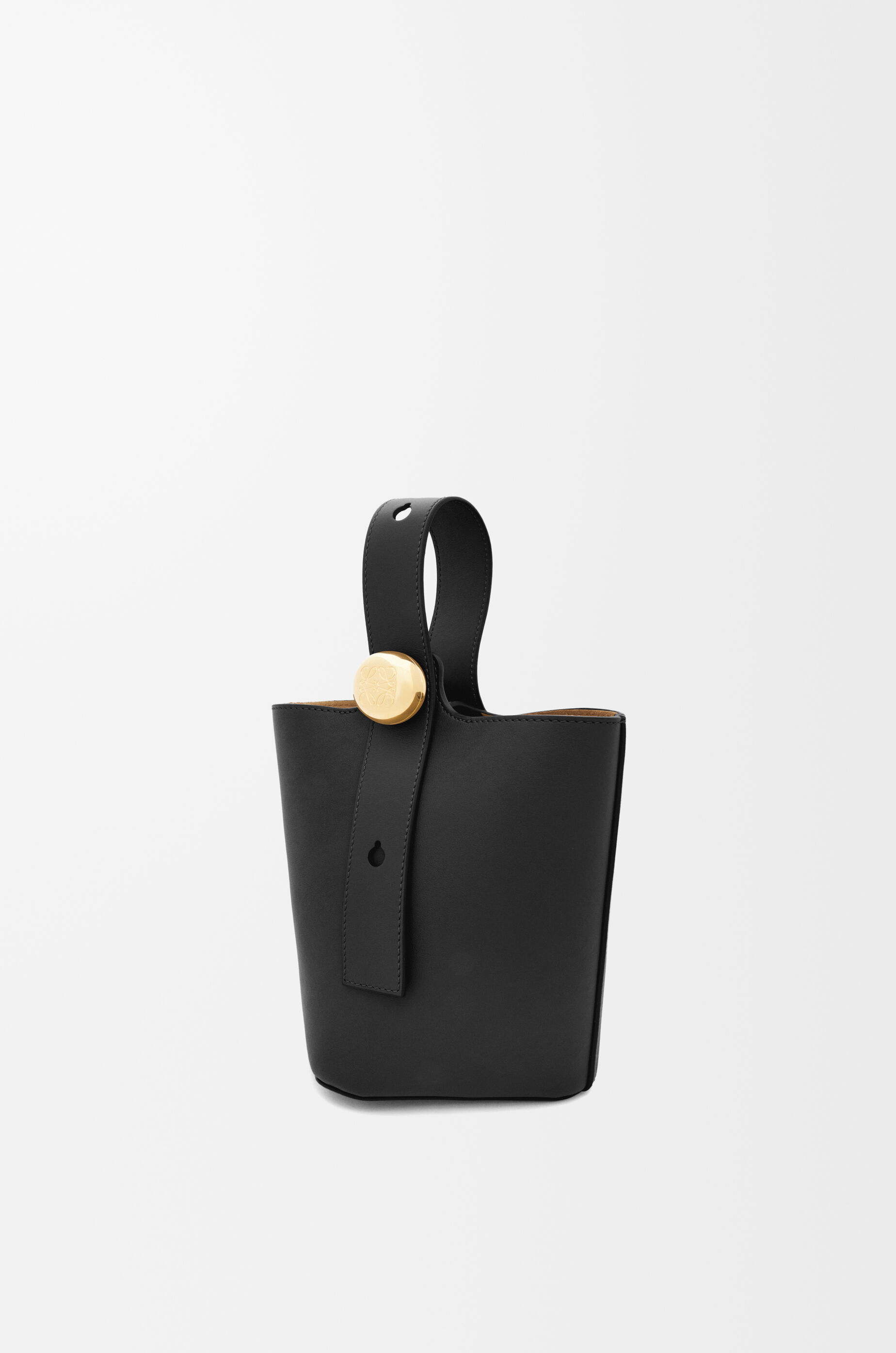 LOEWE Mini Pebble bucket in smooth calfskin Black