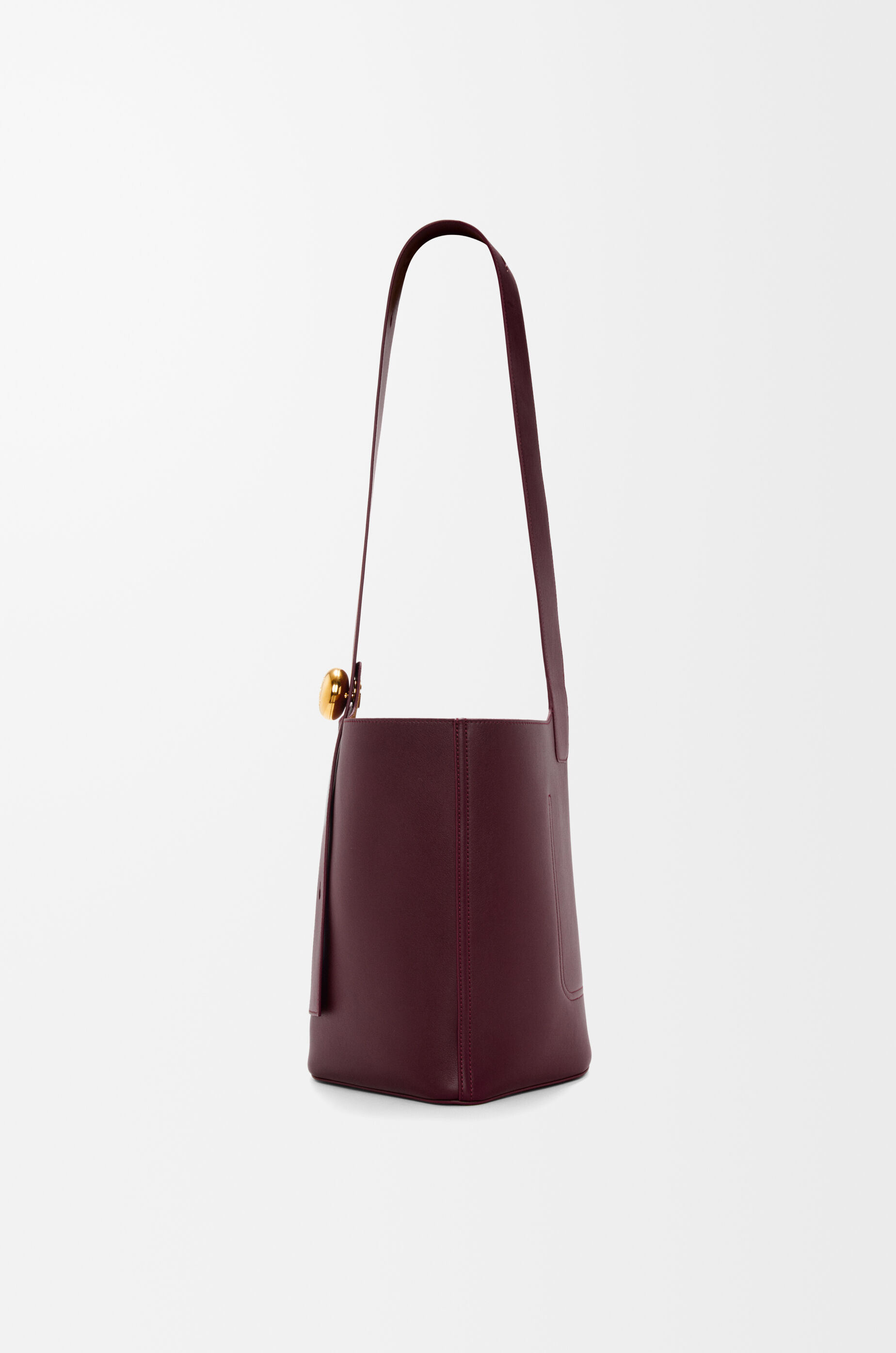 LOEWE Medium Pebble bucket in smooth calfskin Dark Burgundy