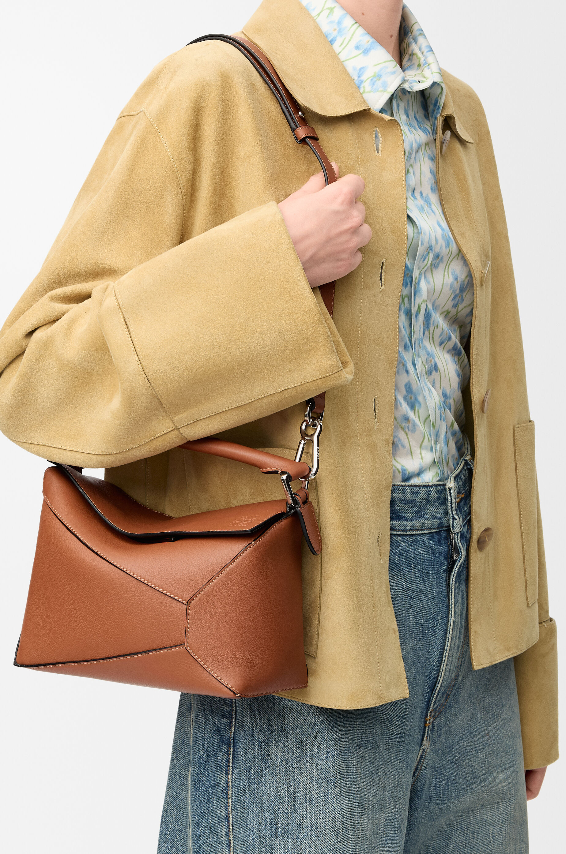 LOEWE Small Puzzle Edge bag in classic calfskin Tan